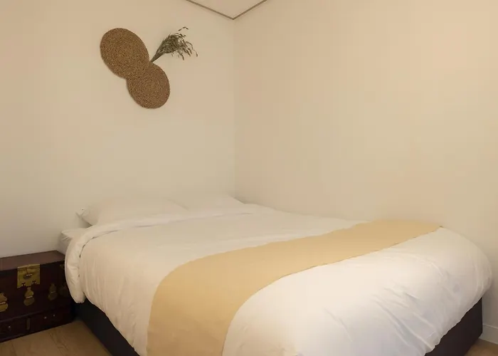 4f Korea Hanok Large House With Terrace