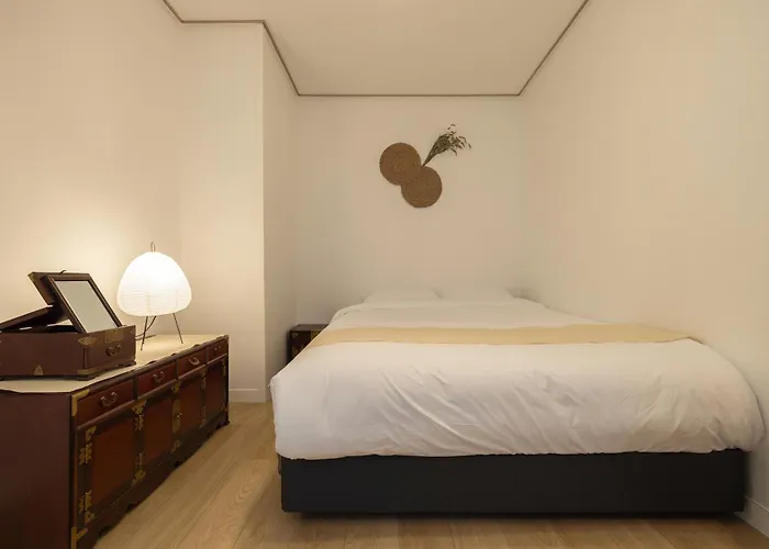 4f Korea Hanok Large House With Terrace
