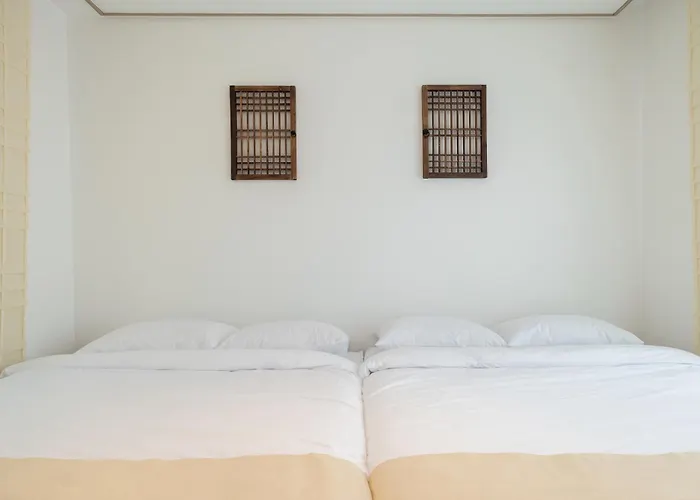 4f Korea Hanok Large House With Terrace